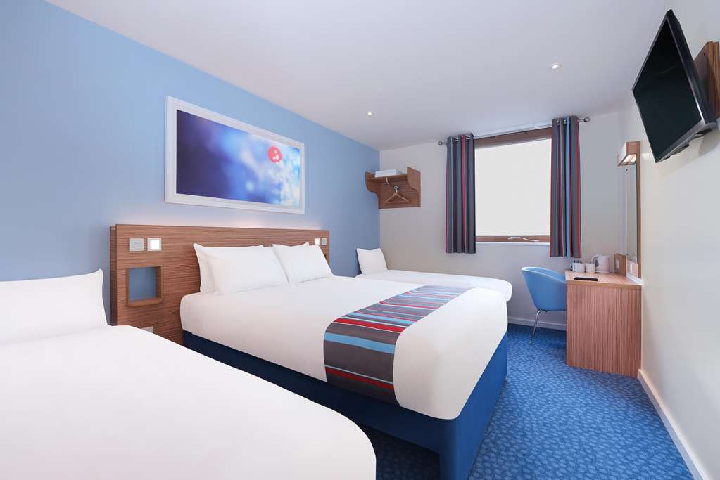 Travelodge צ'לטנהם חדר תמונה
